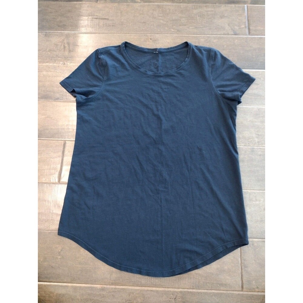 LULULEMON Women's Love Black crewneck  short-sleeve t-shirt tee - size 6